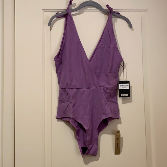 ❗️LAST CHANCE ❗️Reformation Macey Wrap Bodysuit - Picture 4 of 5